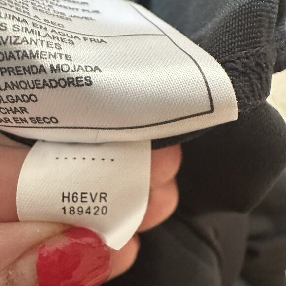 Nike Dri Fit Leggings Women’s XL Black With Gray Side Stripe Capri Length - Picture 9 of 9